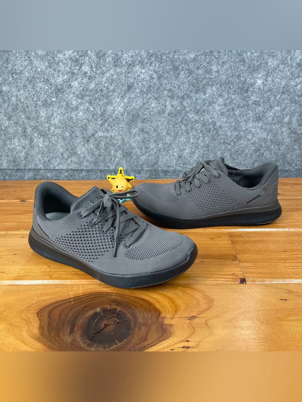 Kizik Lima Men's 8.5 /‎ Women's 10 Graphite Gray Hands Free Slip On Sneakers